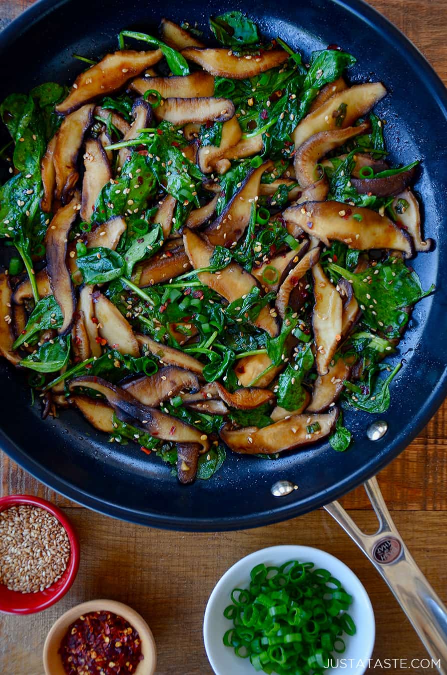 Spinach Butter Mushroom in Hot Garlic Sauce